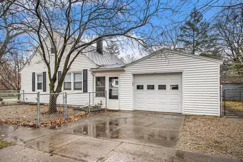 1806 Homecrest Ave, Kalamazoo, MI 49001