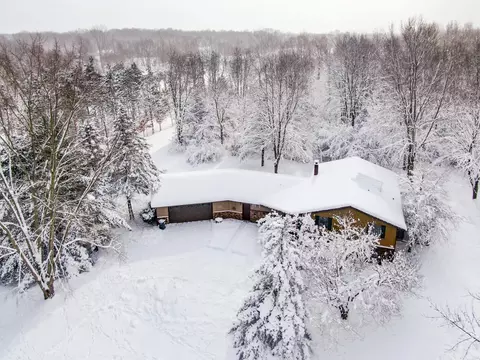 35850 36th Ave, Paw Paw, MI 49079