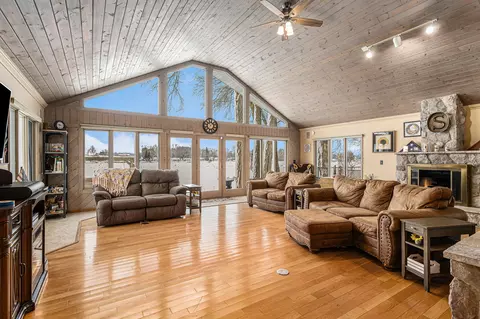 Living - 23143 River Run Rd, Mendon, MI 49072 photo 2 of 4