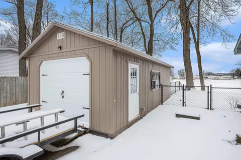 Exterior - 23143 River Run Rd, Mendon, MI 49072 photo 8 of 13