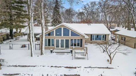 23143 River Run Rd, Mendon, MI 49072