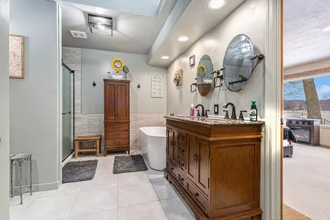 Bath - 23143 River Run Rd, Mendon, MI 49072 photo 2 of 3