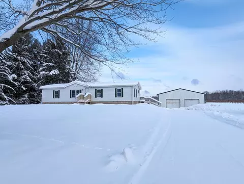 48878 28th Ave, Bangor, MI 49013