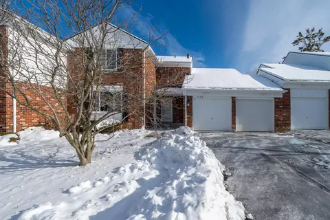 1545 Aberdeen Pl #15, Bloomfield Hills, MI 48304