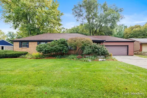 630 Oakleigh Ave NW, Grand Rapids, MI 49504