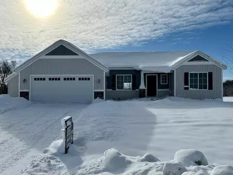 232 Warbler Dr, Caledonia, MI 49316
