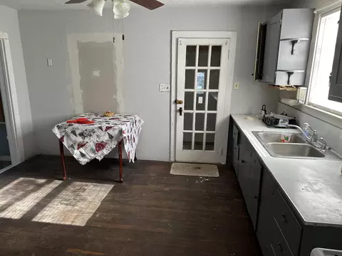 Bath - 739 E Central Rd, Coldwater, MI 49036 photo 1 of 3