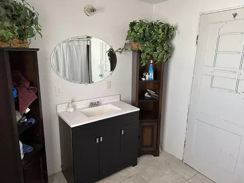 Bath - 739 E Central Rd, Coldwater, MI 49036 photo 2 of 3
