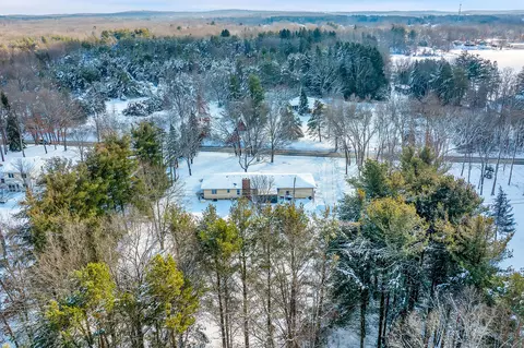 View/Area - 845 E Wardlow Rd, Highland, MI 48356 photo 1 of 6