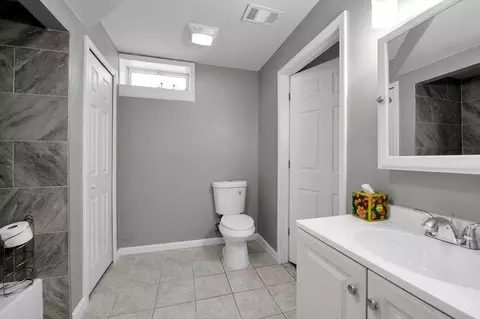 Bath - 845 E Wardlow Rd, Highland, MI 48356 photo 4 of 4