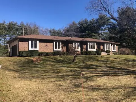 845 E Wardlow Rd, Highland, MI 48356