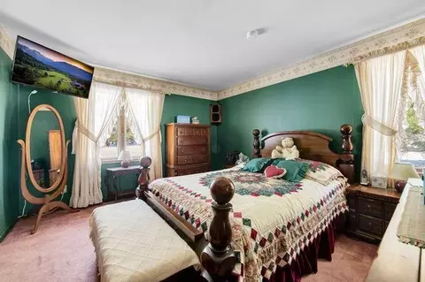 Bedroom - 845 E Wardlow Rd, Highland, MI 48356 photo 4 of 6