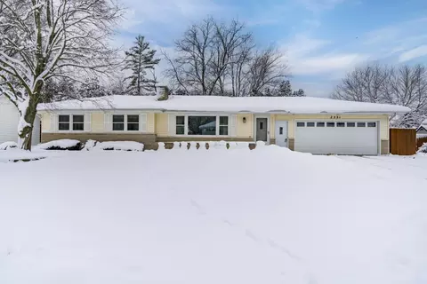 2331 Tamrack St, Kalamazoo, MI 49006