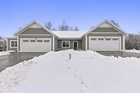 6789 Vriesland Xing #1, Zeeland, MI 49464