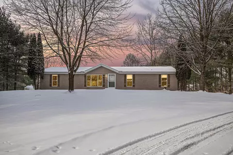 6944 Jordan Rd, Jackson, MI 49201