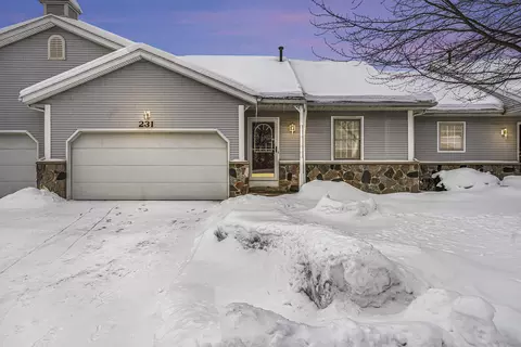 231 Carrington Pl, Holland, MI 49423