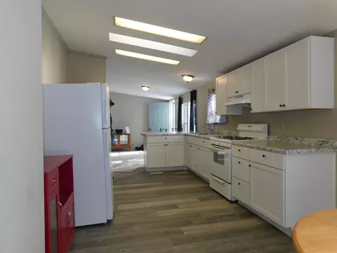4040 Murdock Ct, Jackson, MI 49201