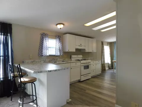 4040 Murdock Ct, Jackson, MI 49201 photo 2