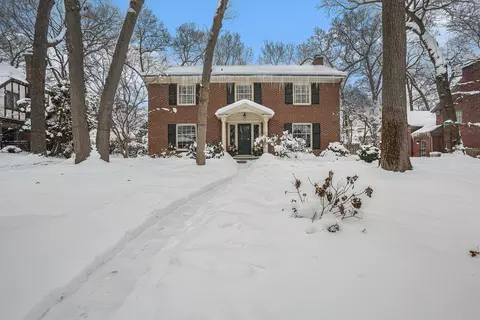 900 Cambridge Dr SE, Grand Rapids, MI 49506