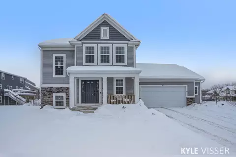 539 Orchard Dr NE, Rockford, MI 49341