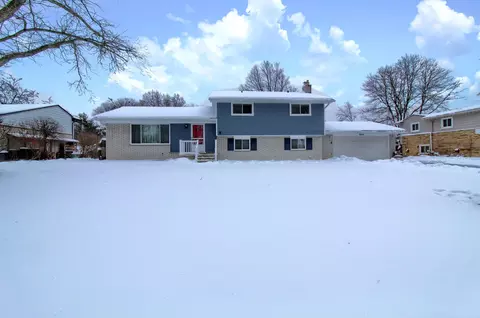 32379 Hearthstone Rd, Farmington Hills, MI 48334