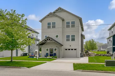 114 Elkenburg St #19, South Haven, MI 49090