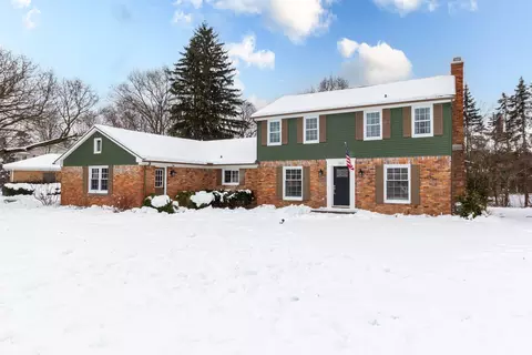 160 Woodedge Dr, Bloomfield Hills, MI 48304
