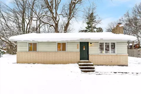 5417 Newcastle Dr SE, Kentwood, MI 49508