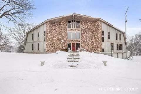 5727 W Jagger Rd, Ludington, MI 49431