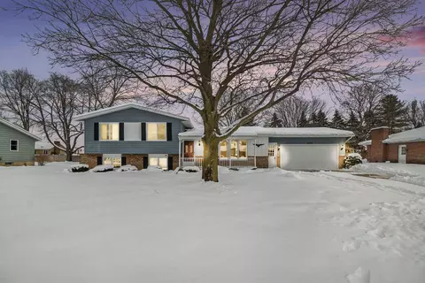 6898 Maier Ave SW, Grandville, MI 49418