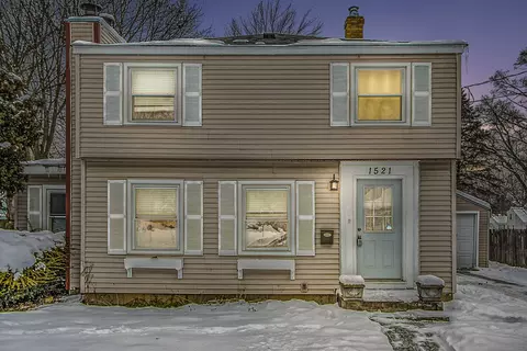 1521 Cambridge Dr, Kalamazoo, MI 49001