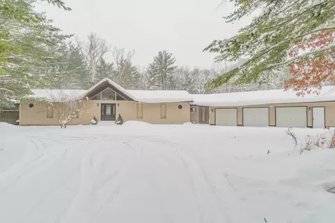 2625 Hall Rd, Muskegon, MI 49442