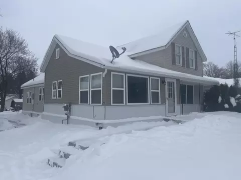 317 5th St, Marion, MI 49665