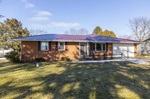 24274 Redfield St, Edwardsburg, MI 49112