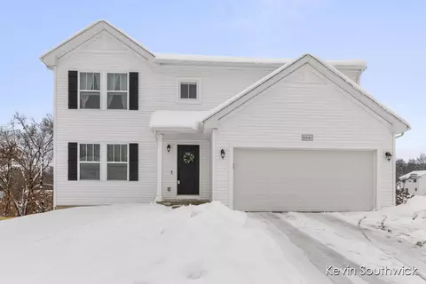 10840 Autumn Oak Dr SE, Lowell, MI 49331