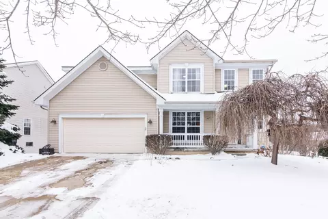 3697 Sugarbush Dr, Howell, MI 48843