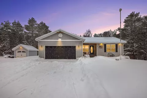 7473 Rolling Pines Dr, Howard City, MI 49329