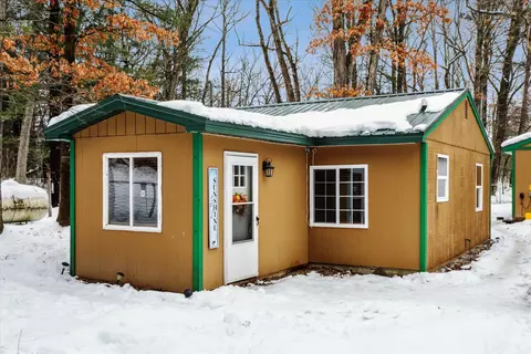 8788 Paw Paw Trl, Howard City, MI 49329
