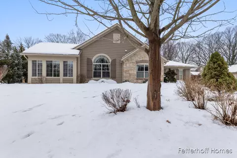 840 Bridge Crest Dr SE, Ada, MI 49301