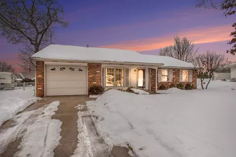 2246 W Fair Oaks St W, Niles, MI 49120