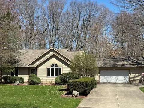 4732 Doug Dr, Whitehall, MI 49461