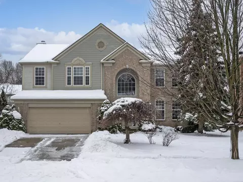 3337 Glacier Dr, Lake Orion, MI 48360