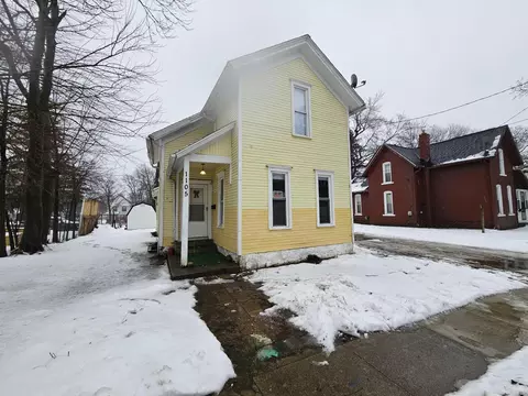 1105 Williams St, Jackson, MI 49203 photo 2
