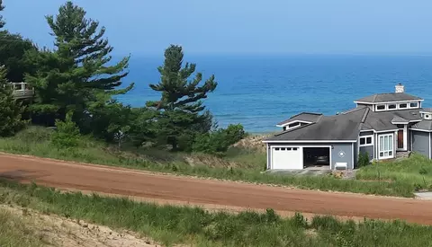 V/l Lakeside Avenue, Onekama, MI 49675