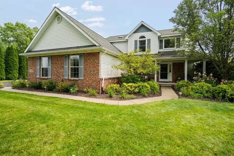 362 Meadowind Ct, Pinckney, MI 48169