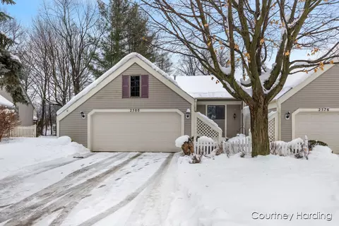 2580 Bridgeport Ln SE #5, Kentwood, MI 49508