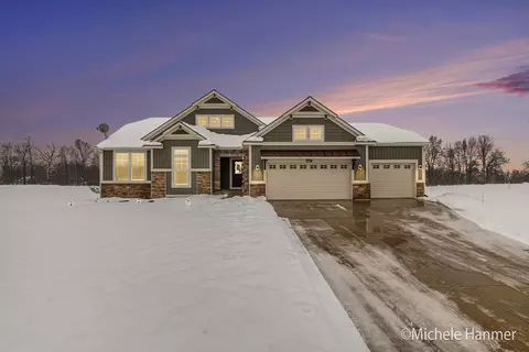 9447 Andrew Farms Dr, Alto, MI 49302