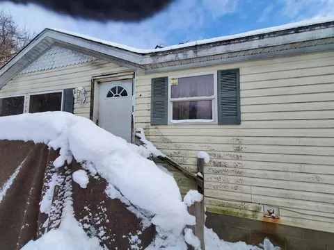 1465 64th St, Fennville, MI 49408