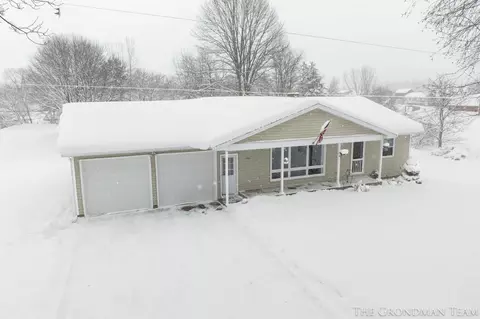 11822 60th Ave, Allendale, MI 49401