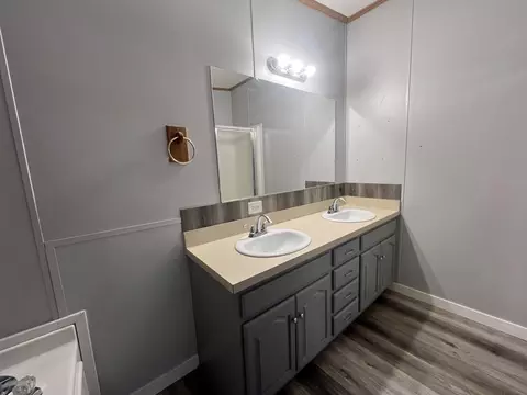 370 Victory Ln, Flint, MI 48507 photo 10